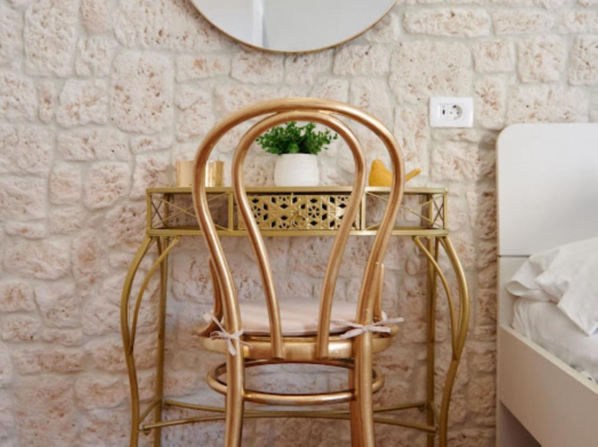 Guesthouse Ana Trogir Old Town מראה חיצוני תמונה