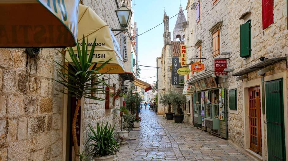 Guesthouse Ana Trogir Old Town מראה חיצוני תמונה
