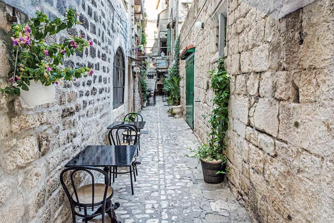 Guesthouse Ana Trogir Old Town מראה חיצוני תמונה