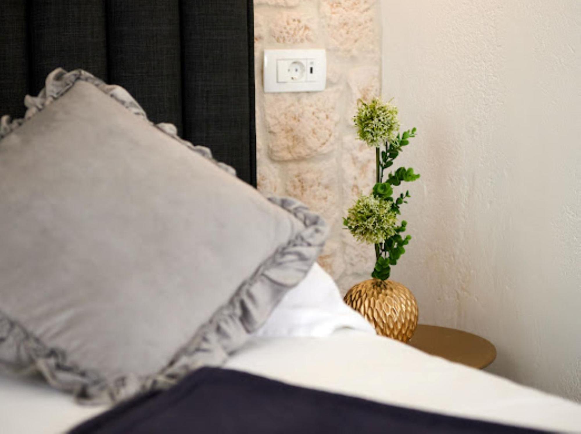 Guesthouse Ana Trogir Old Town מראה חיצוני תמונה