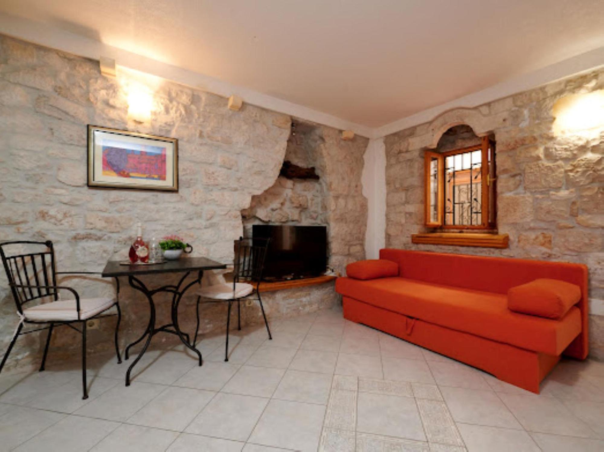 Guesthouse Ana Trogir Old Town מראה חיצוני תמונה