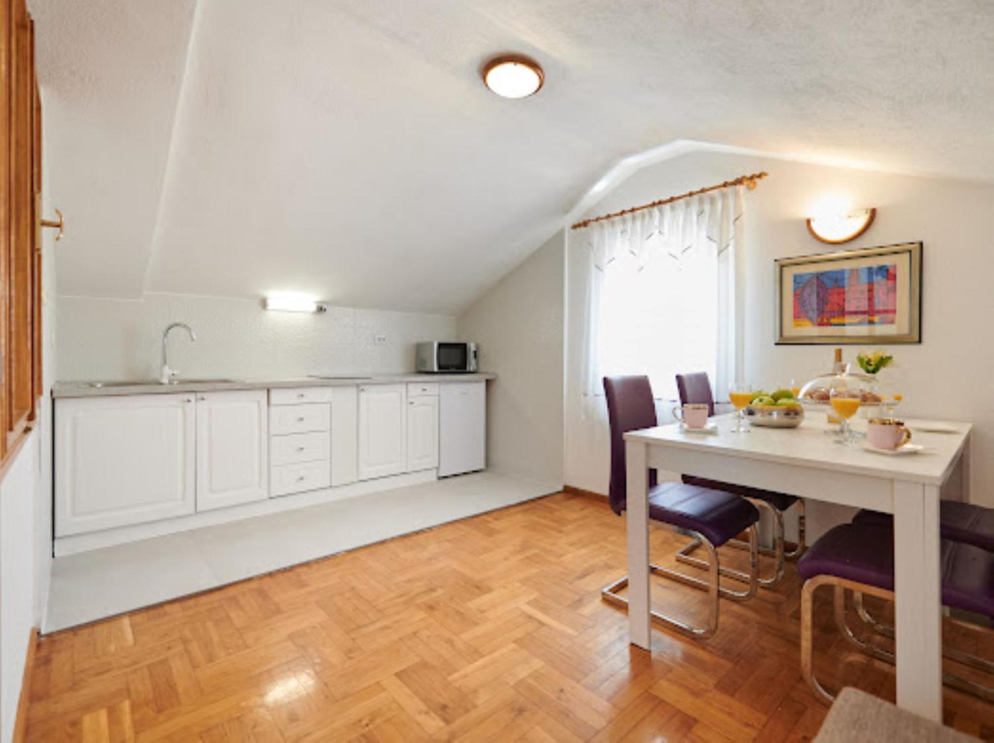 Guesthouse Ana Trogir Old Town חדר תמונה